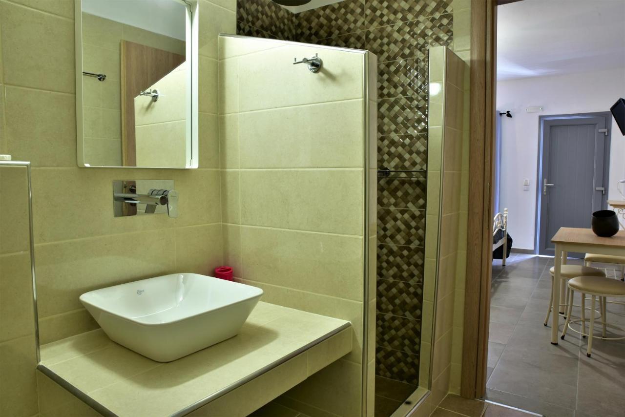 Kafouros Hotel Kamári Dış mekan fotoğraf